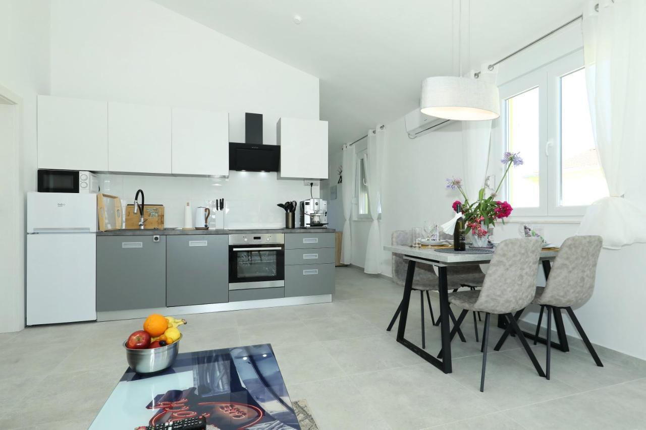 Apartment Gaby Bozava Bagian luar foto